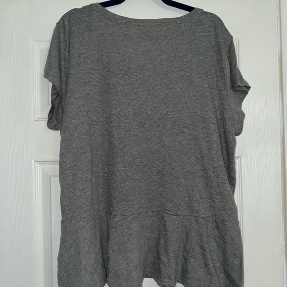 NWT Women’s Gap gray shirt size xxl - Picture 2 of 4